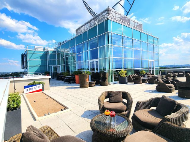 AMELIA Rooftop Restaurant and Bar 